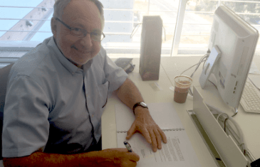 contract-signing-feat
