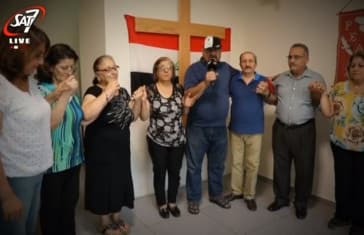 Iraq Christians pray-featred