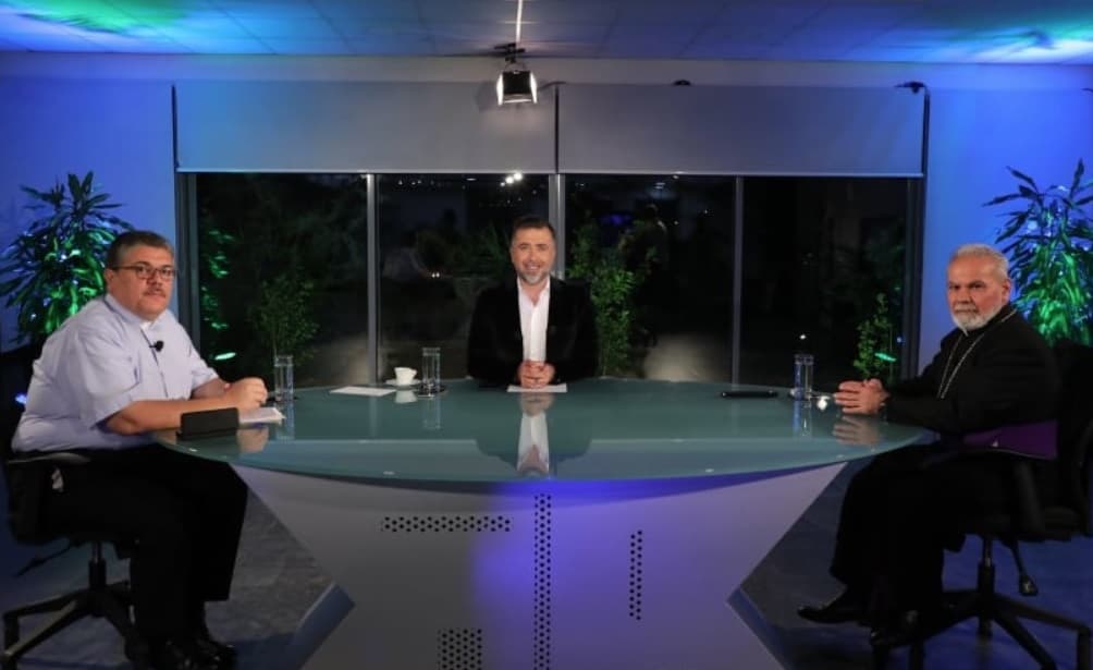 Presenter and guests