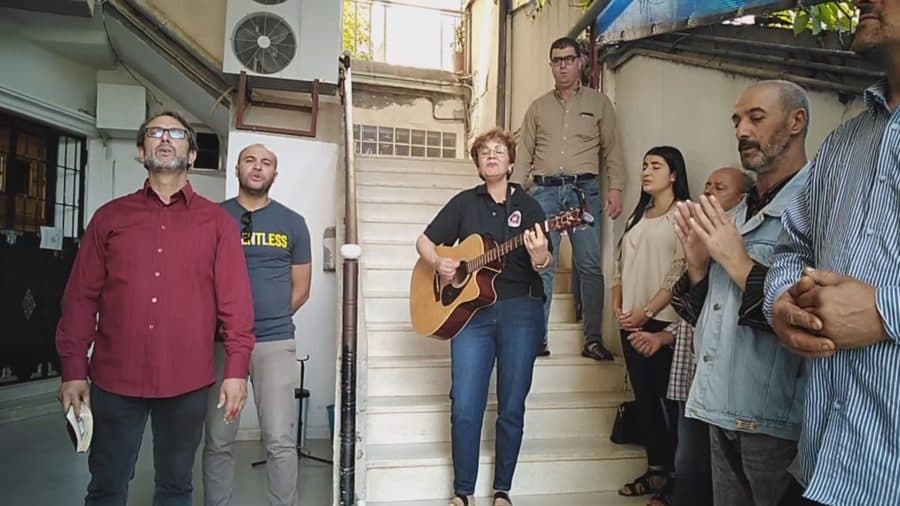 Worship-in-lockout-900x506