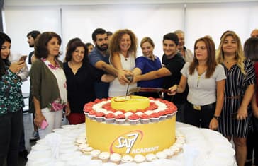academy-cake-feat