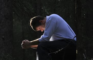 man+praying