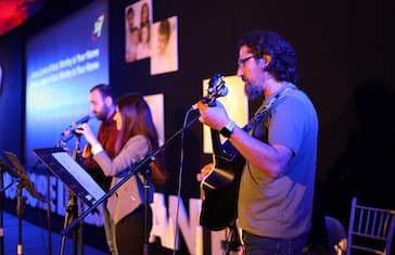 1Worship by SAT-7 TURK and PARS (1)